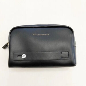 Want les Essentiels  travel toiletry bag